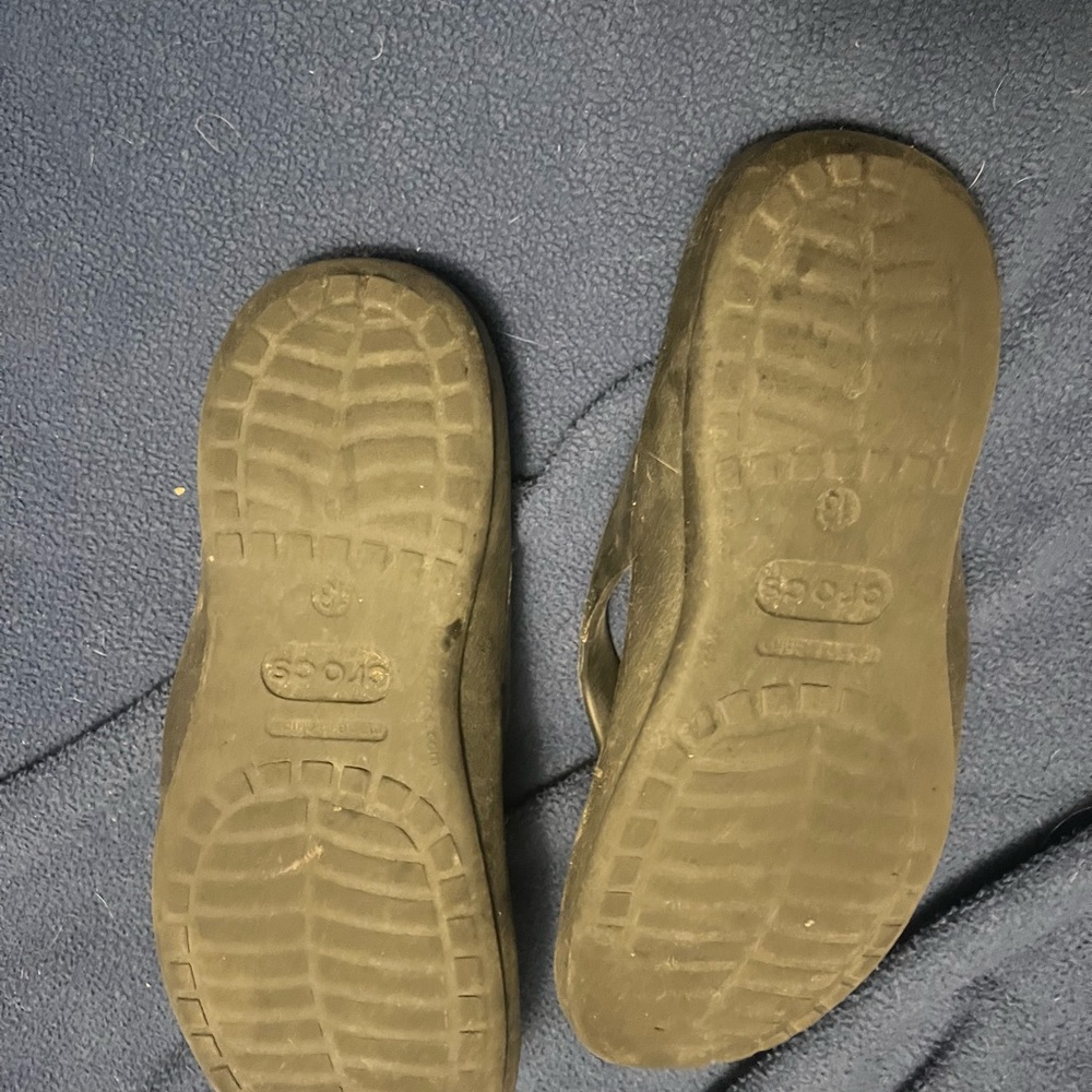 Croc flip flops - Picture 2 of 2